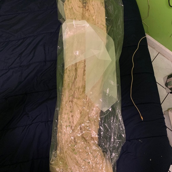 Gold prom gown - Picture 2 of 2
